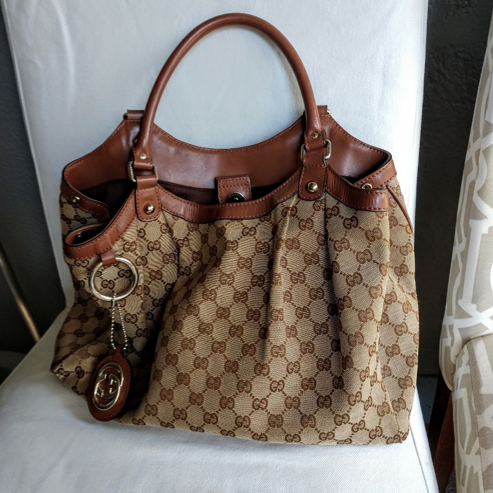 Large Gucci  Hobo Suky Bag